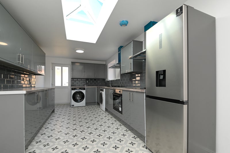 Photo 1: Kitchen