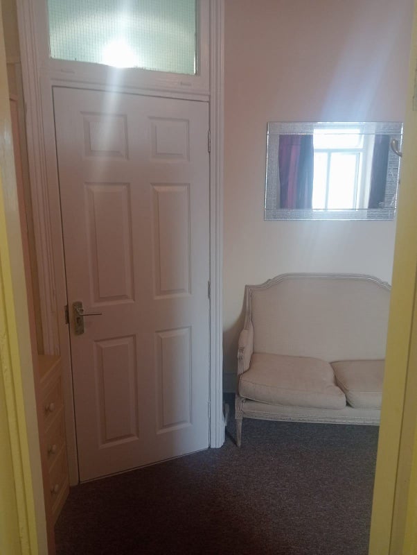 '3 Cosy Studio Flats Available In Roath Inc Bills ' Room to Rent from