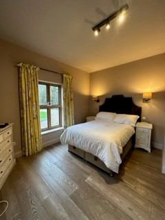 Photo 1: Bedroom
