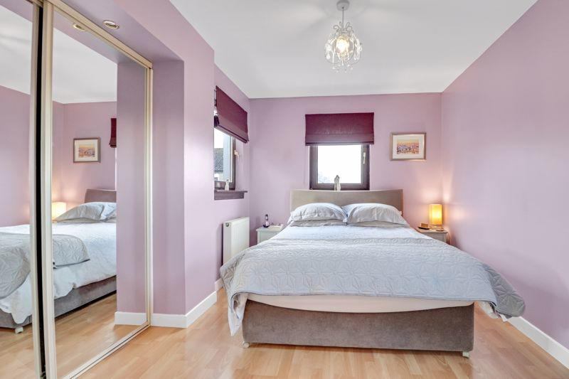 Photo 1: Ens-suite Bedrrom