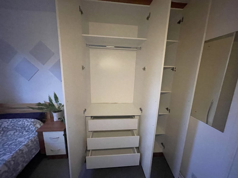Photo 1: Room (Yours)