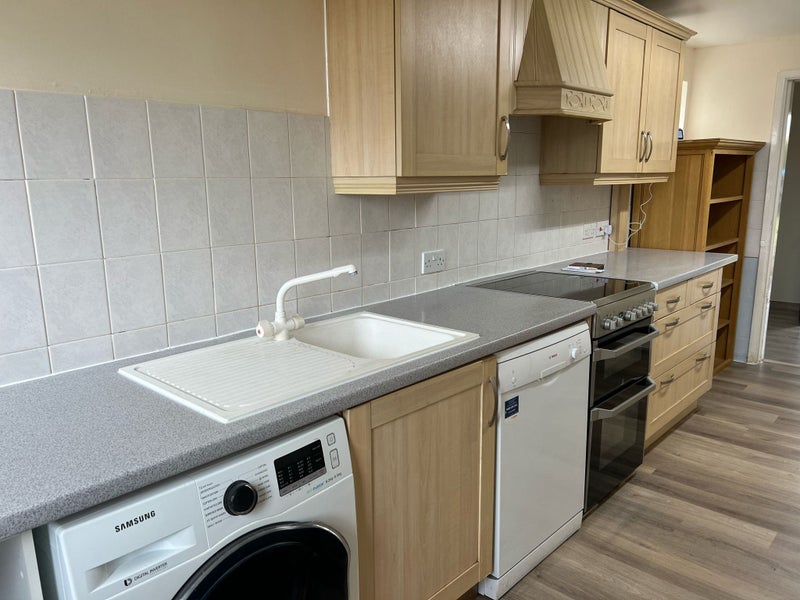 'Beautiful 3 Bed House in Bletchley ' Room to Rent from SpareRoom