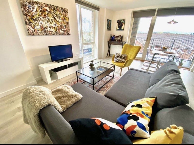 Photo 1: Share living room 