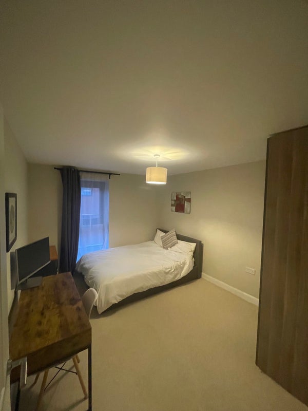 'Room in lovely flat at Newbury Racecourse ' Room to Rent from SpareRoom