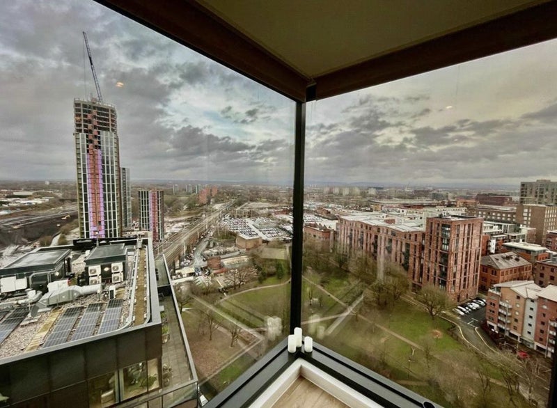 '20 story new build flat with amazing views' Room to Rent from SpareRoom