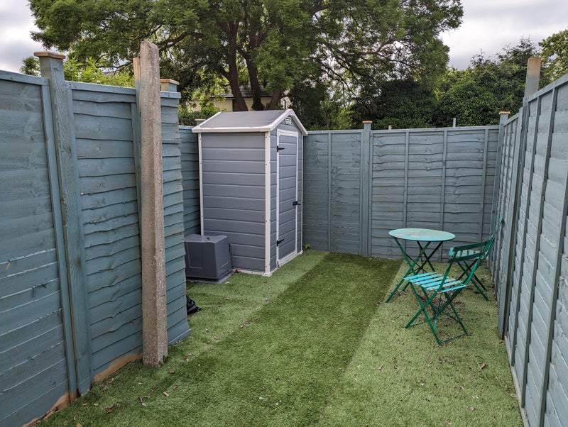 Photo 1: Private garden