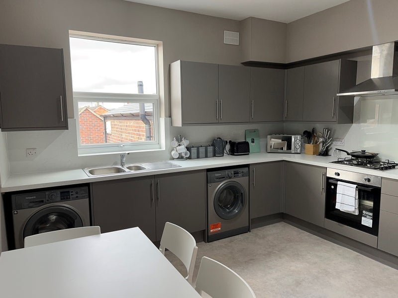 Photo 1: Brand new kitchen diner