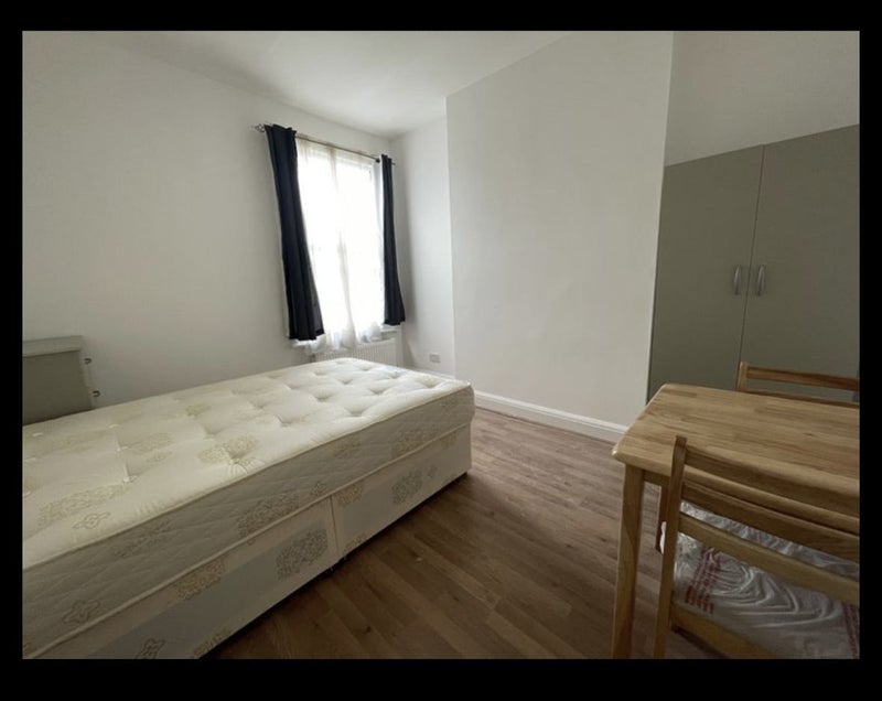 'Rooms In 5 Terraced House In Basildon' Room to Rent from SpareRoom