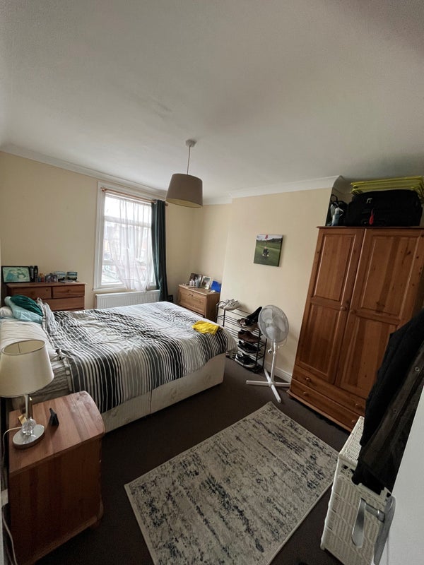 Photo 1: Large Double Room
