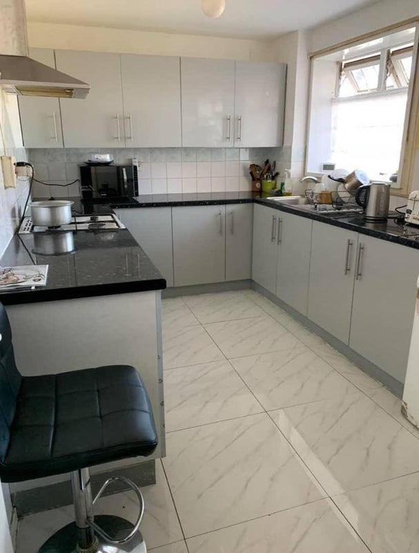 Photo 1: Kitchen