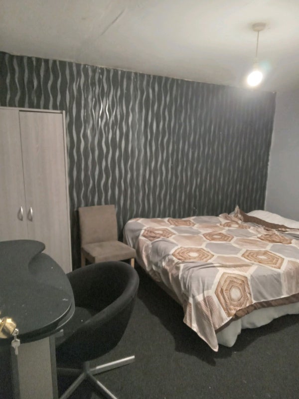 'Corby Double Room to Let from £95 per wk ' Room to Rent from SpareRoom