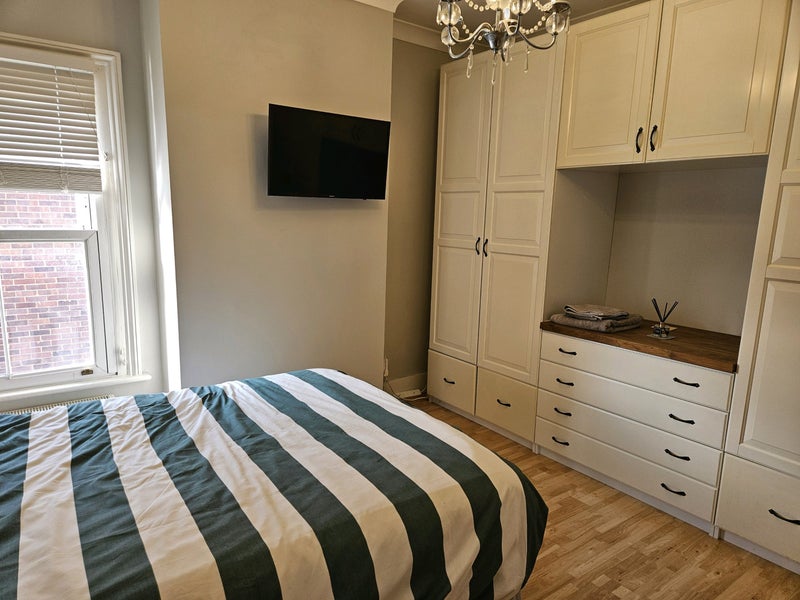 'Double Bedroom Available In Chertsey' Room to Rent from SpareRoom