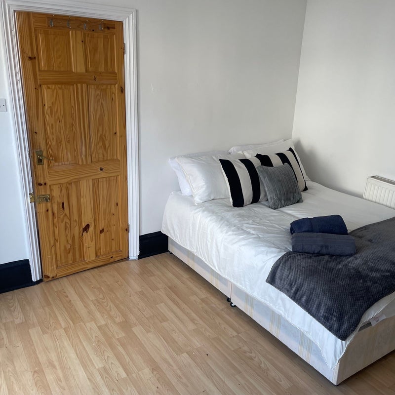 Photo 1: Room1