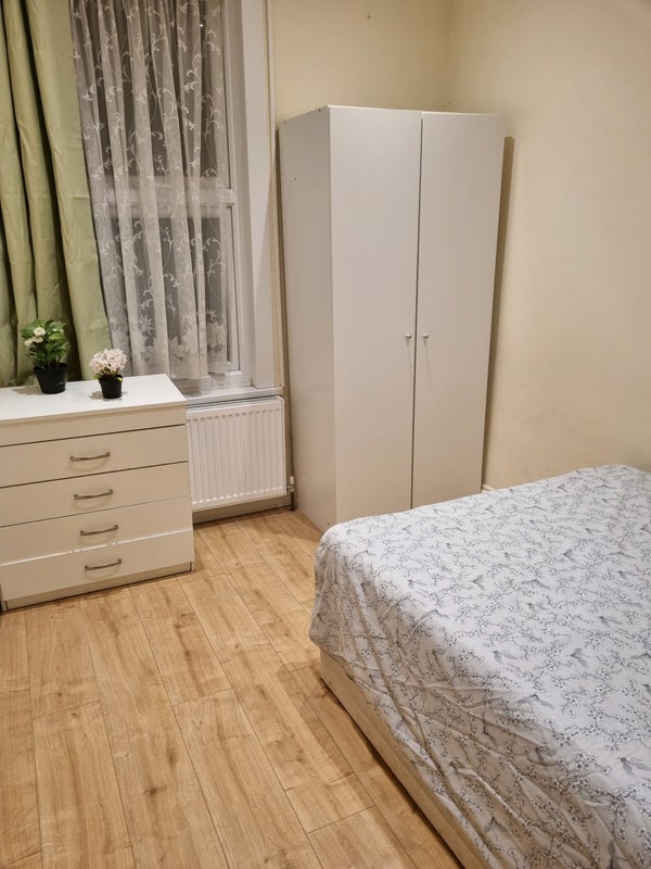 'Double room in Harrow' Room to Rent from SpareRoom