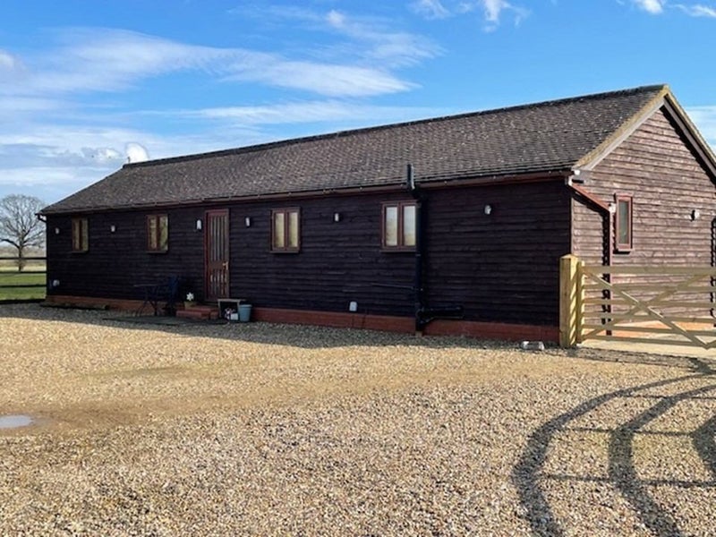 Photo 1: Cottage Entrance