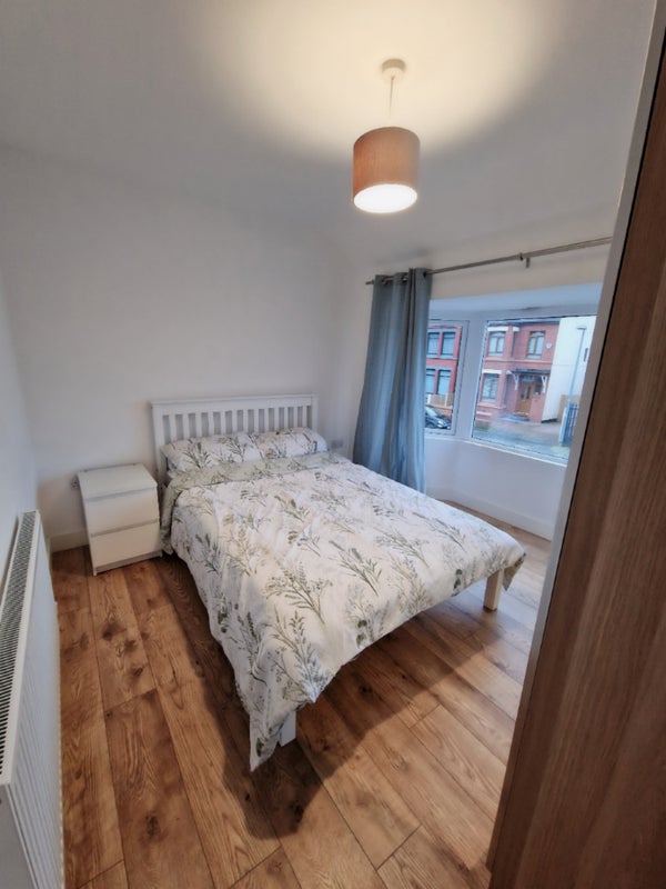 Photo 1: Bedroom option 1