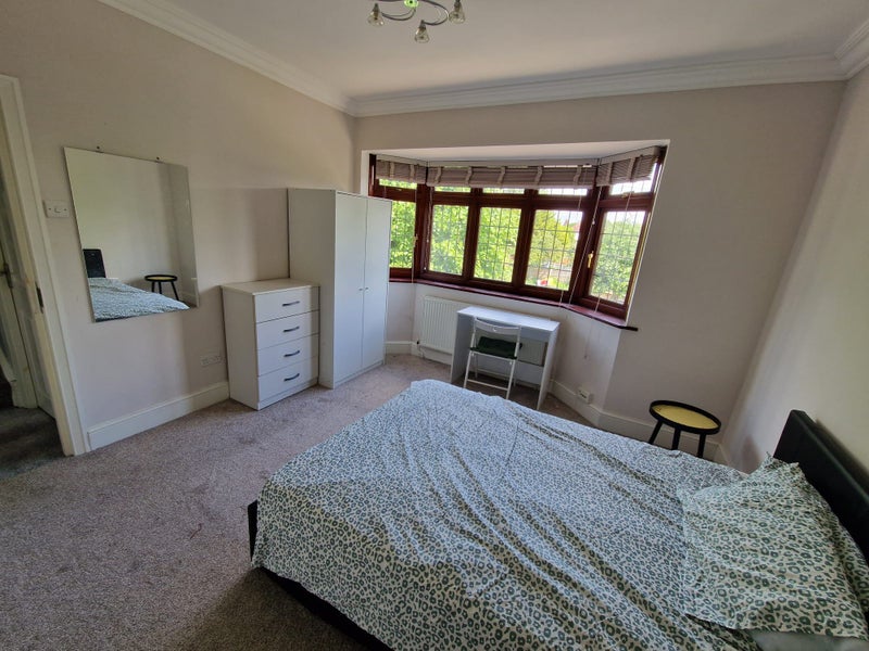 🏡 Double Room in Newbury Park from December🏡