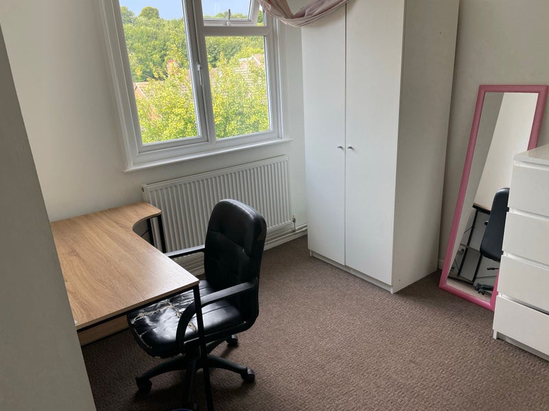 'Rooftop double room need a replacement' Room to Rent from SpareRoom