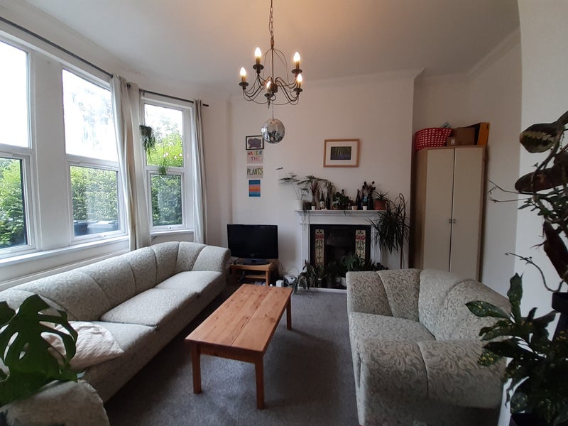 'Double ensuite bedroom in Pontcanna' Room to Rent from SpareRoom