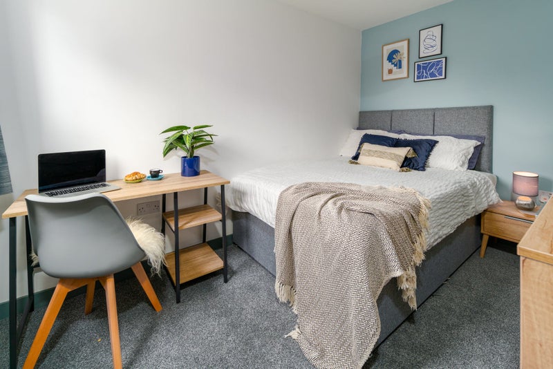 'Professional Coliving in Worsley! Double En Suite' Room to Rent from