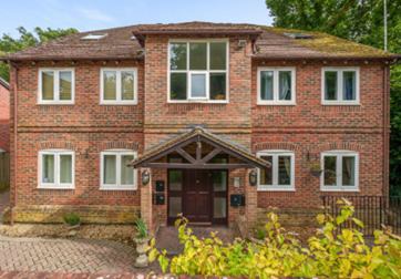 Photo 1: Pent house flat