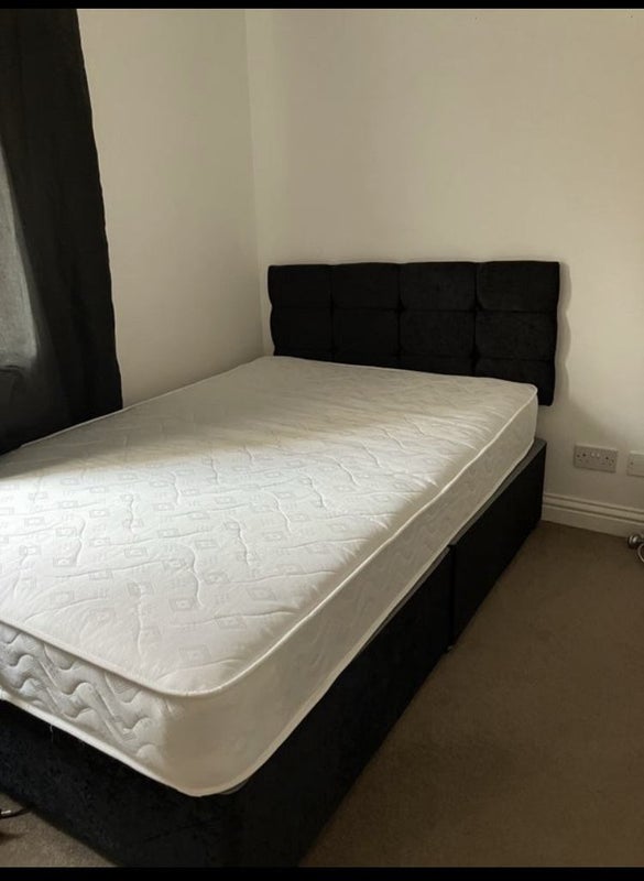 Photo 1: Room (Yours)