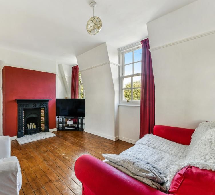 Photo 1: Living room
