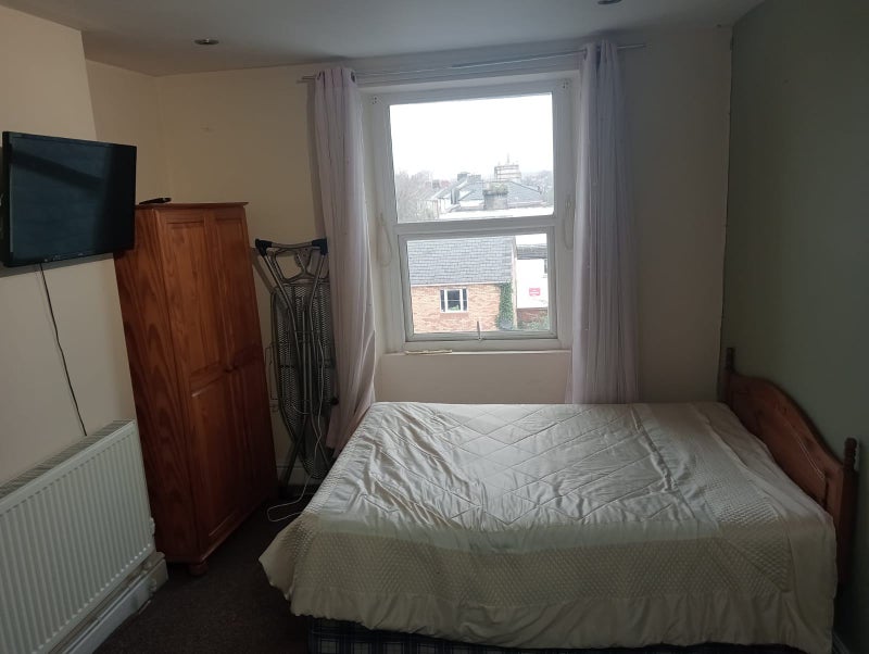 '3 Cosy Studio Flats Available In Roath Inc Bills ' Room to Rent from