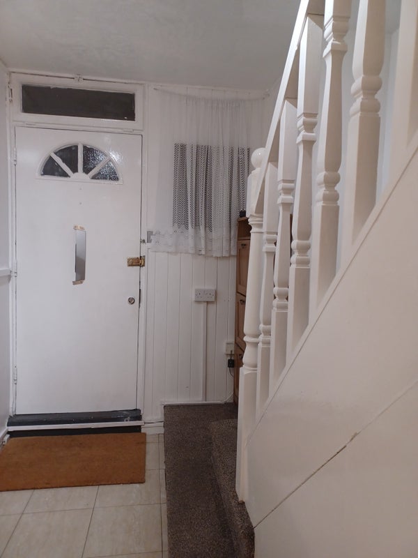 Photo 1: Entrance Hall