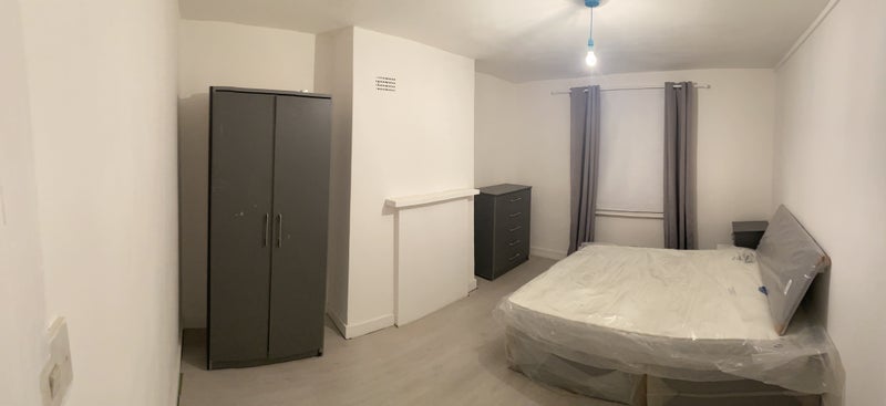 Photo 1: Room 2