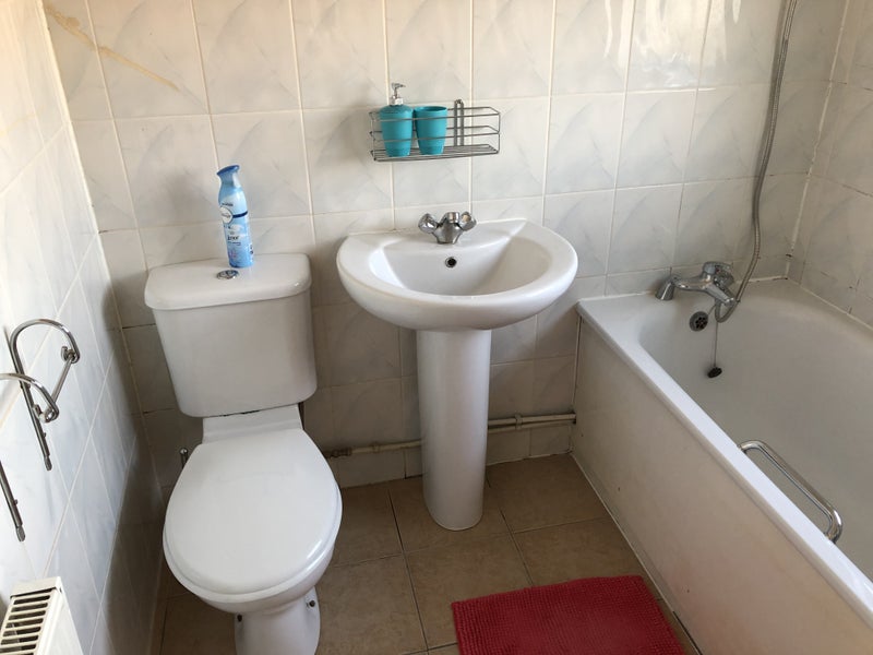 'SelfContained Studio Flat, Bedfont Feltham TW14 ' Room to Rent from