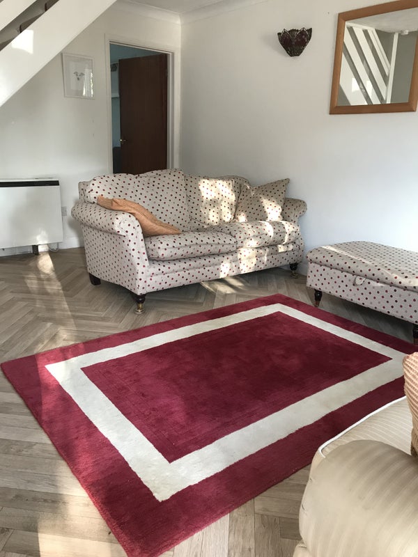 Photo 1: Living room