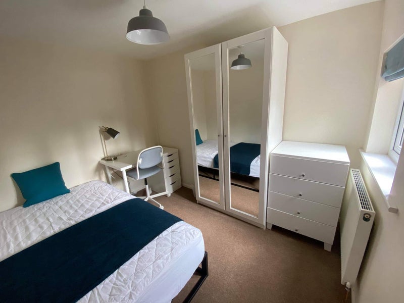 Photo 1: Double Bedroom - Furnished