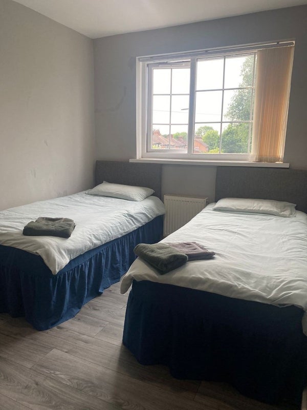 'EnSuite Rooms In Solihull, All Bills Included!' Room to Rent from