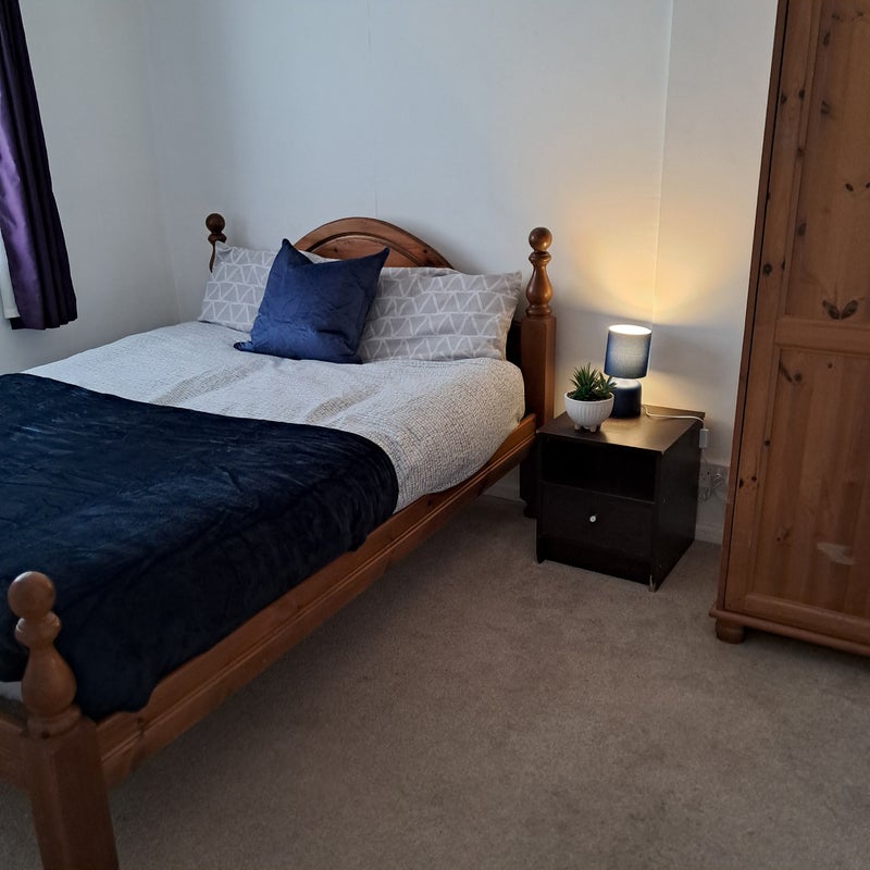 'Lovely Rooms Available In Park Barn, Guildford GU2' Room to Rent from SpareRoom