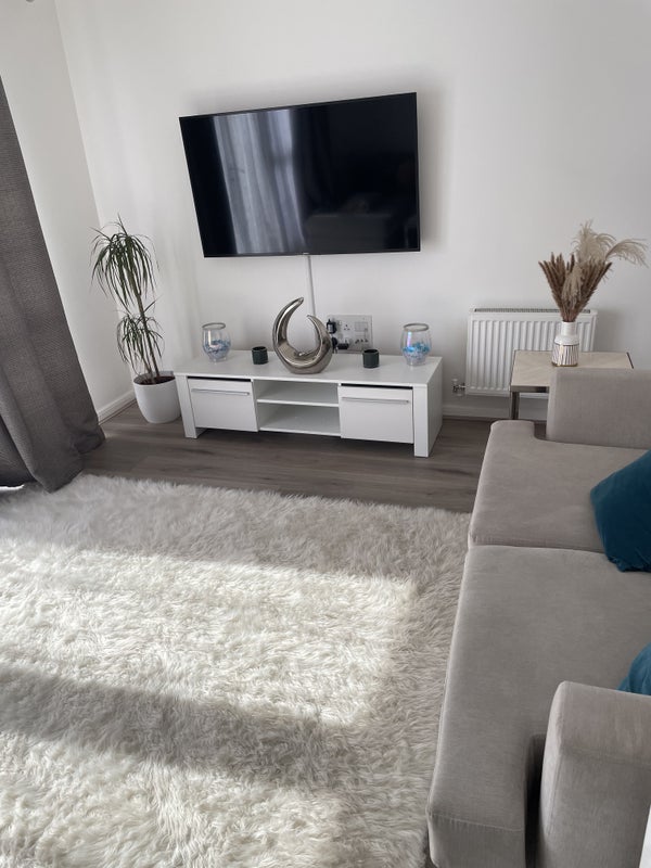 Photo 1: Shared Open Living room