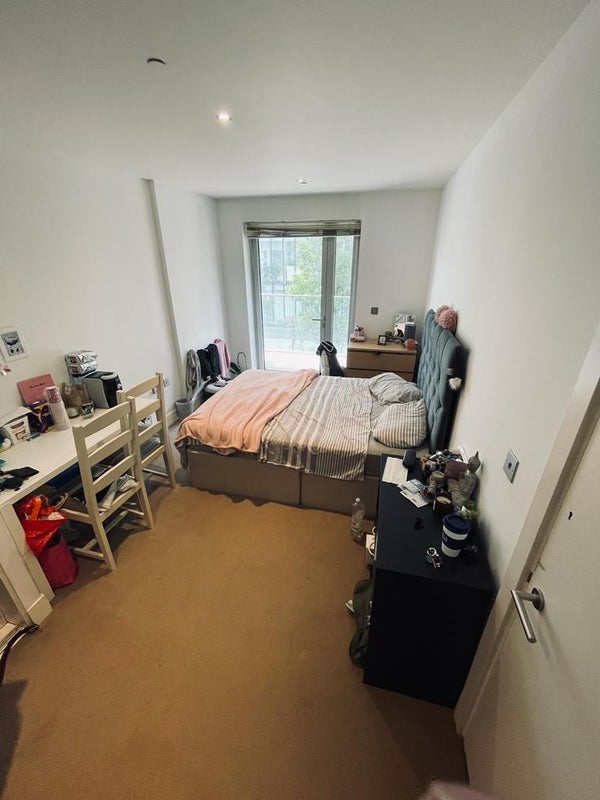 ' Double Room In Luxury Flat In Woolwich' Room to Rent from SpareRoom