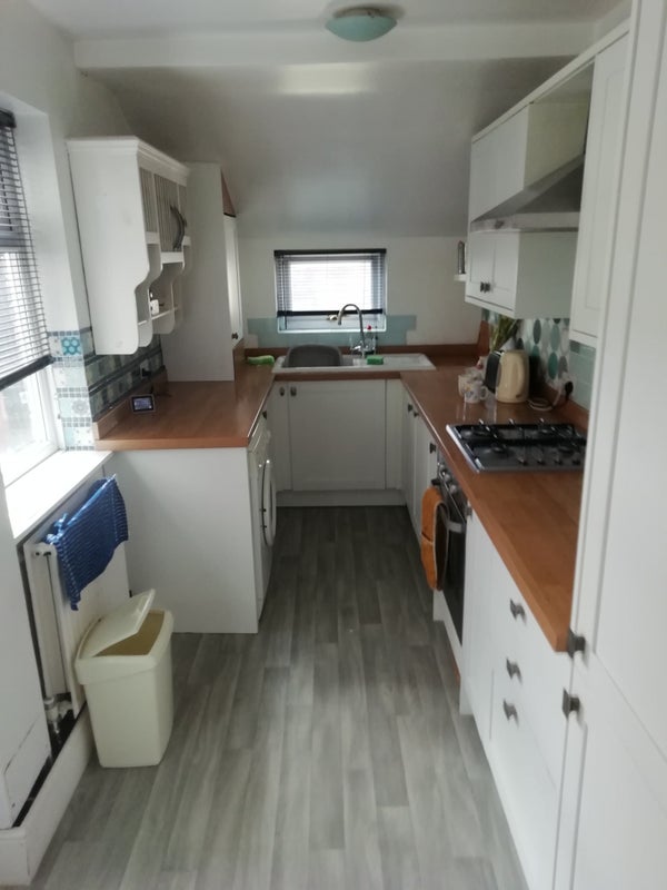 Photo 1: Kitchen