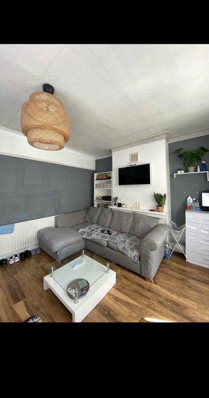 Photo 3: 