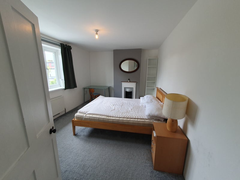 'Spacious room, big house garden SE6 london catford' Room to Rent from