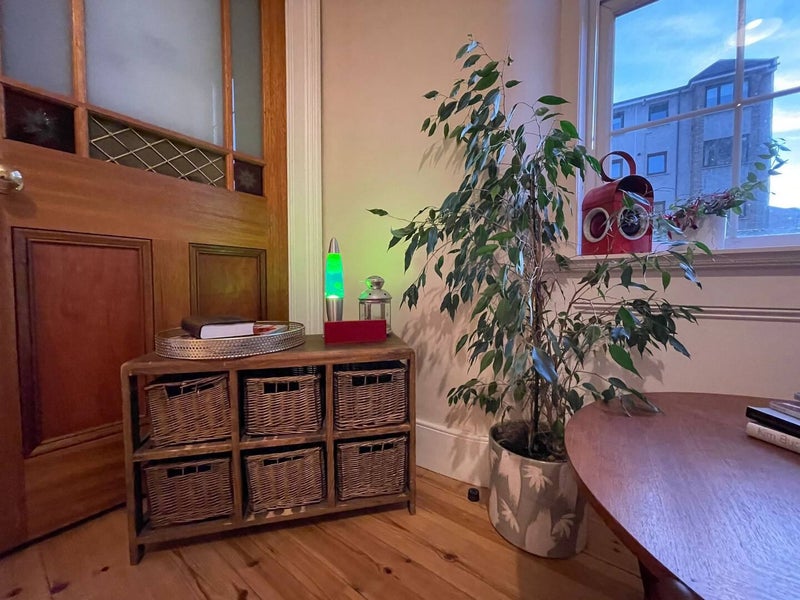 'Bright One Bed Apartment In The Heart Of Edinburgh' Room to Rent from