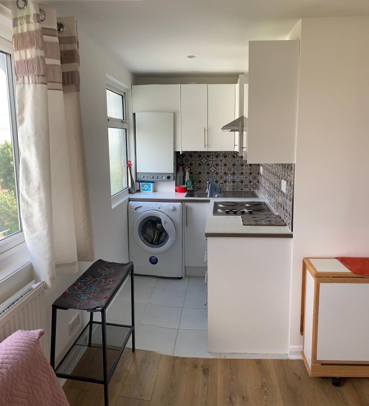 '1 bedroom flat wimbledon park' Room to Rent from SpareRoom