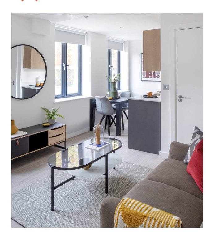 'Spacious Studio Apartment in Stratford Studios ' Room to Rent from