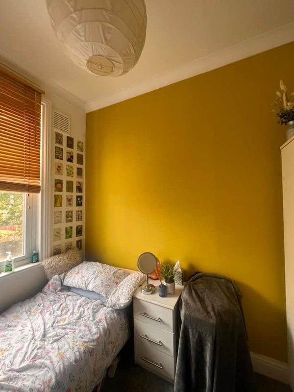 'Cute flat in central Streatham' Room to Rent from SpareRoom