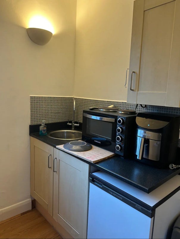 'Studio in Kennington' Room to Rent from SpareRoom