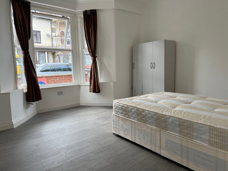 'Clarendon Road, E17 Walthamstow House Share' Room to Rent from SpareRoom