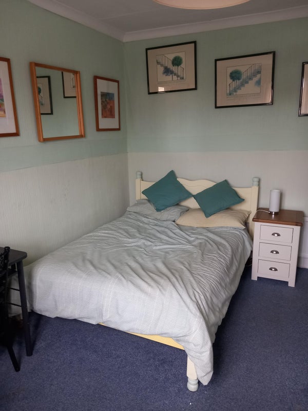 Photo 1: BEDROOM