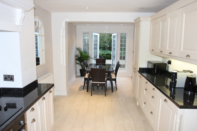 Photo 1: Large Kitchen