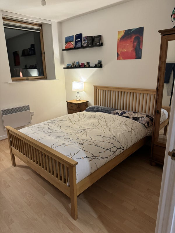 Photo 1: Bedroom