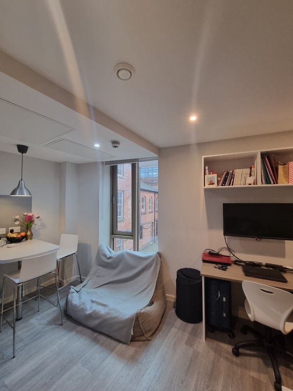 '"Student Paradise Relax, Study, Enjoy!"' Room to Rent from SpareRoom